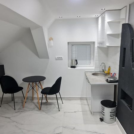 River Side Suites Belgrado Esterno foto