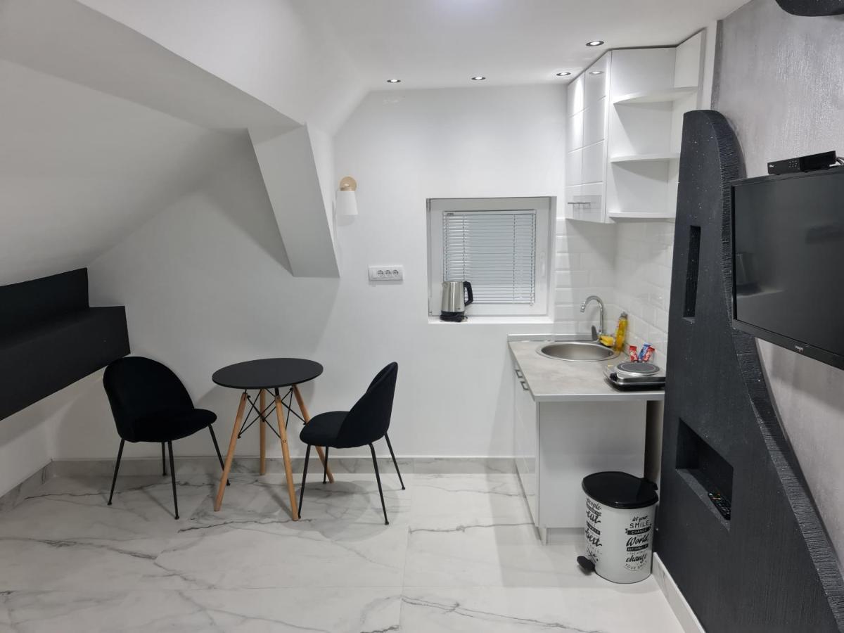 River Side Suites Belgrado Esterno foto