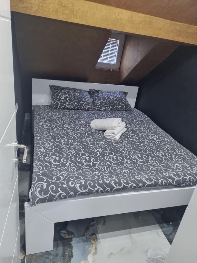 River Side Suites Belgrado Esterno foto