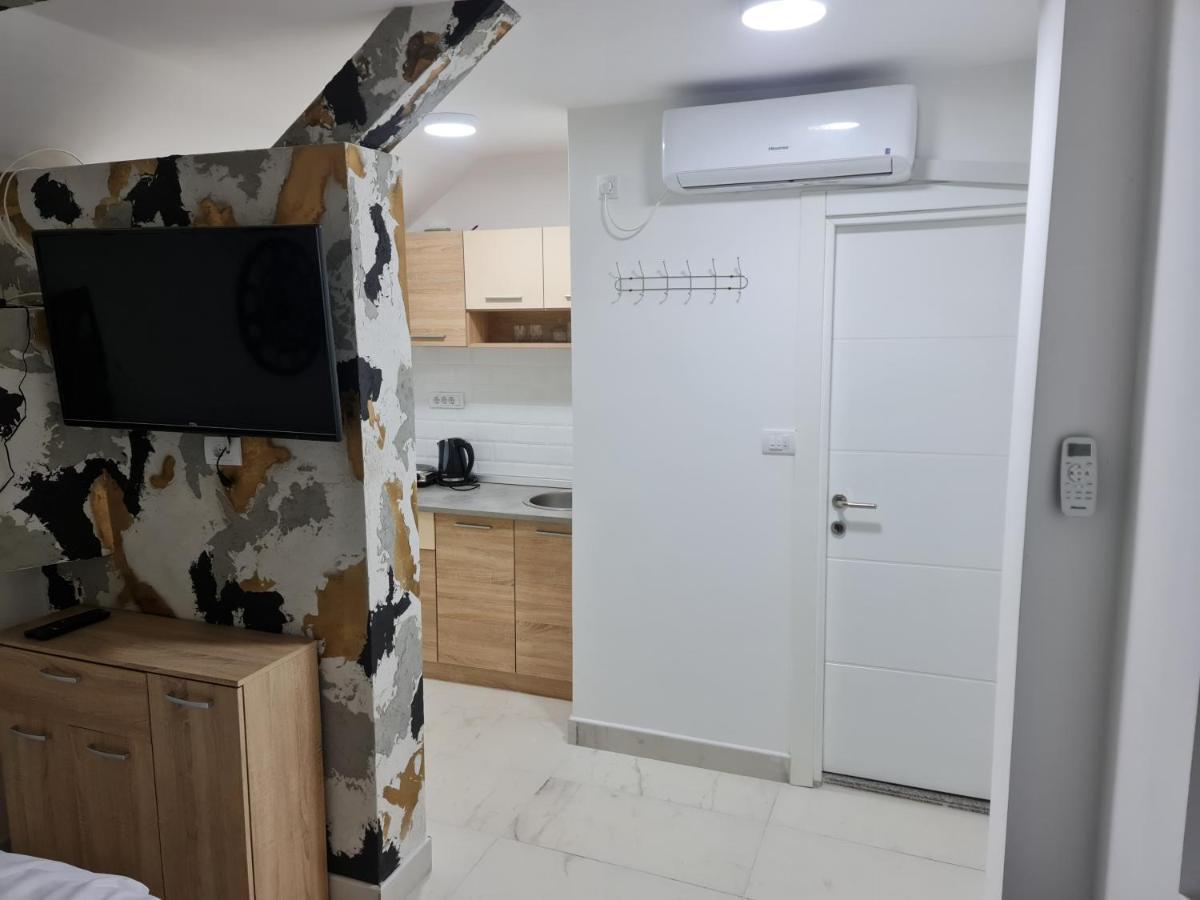 River Side Suites Belgrado Esterno foto