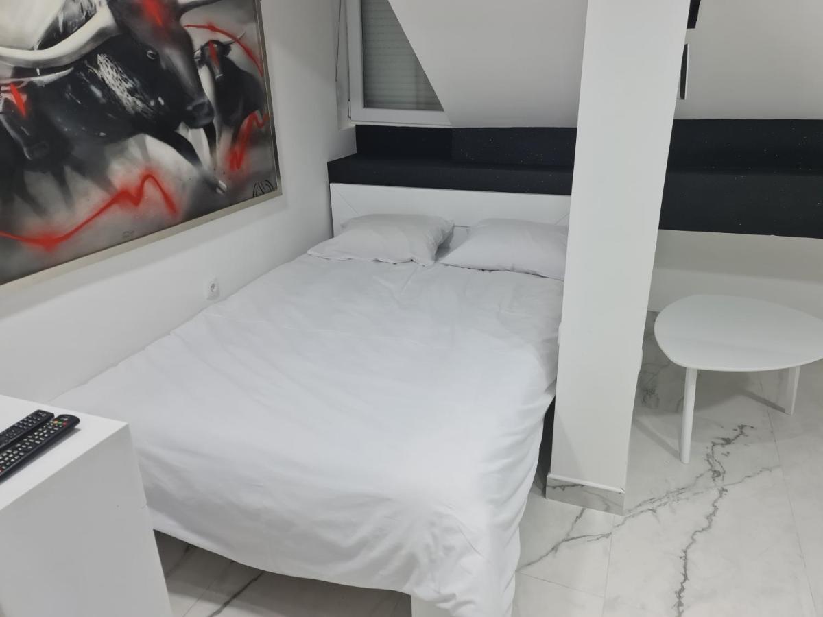 River Side Suites Belgrado Esterno foto